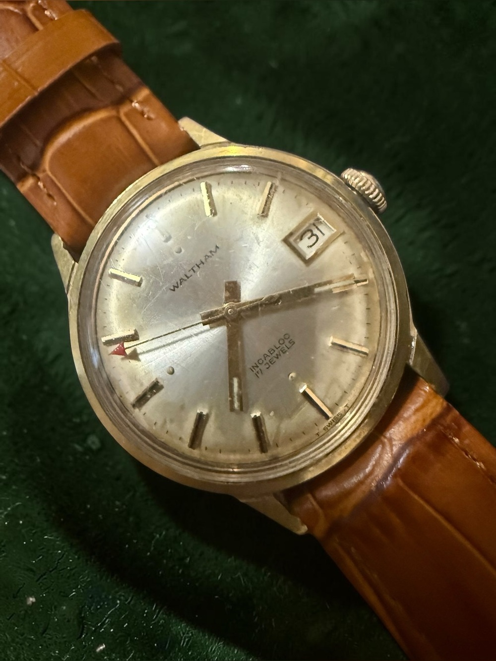 Vintage Waltham Incabloc 17 Jewel Swiss Manual Wind Date Men’s Watch 1960s Runs